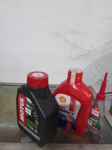 Ini Dia, Panduan Memilih Oli Mesin Sepeda Motor Berdasarkan Kode pada Kemasan Oli Tersebut
