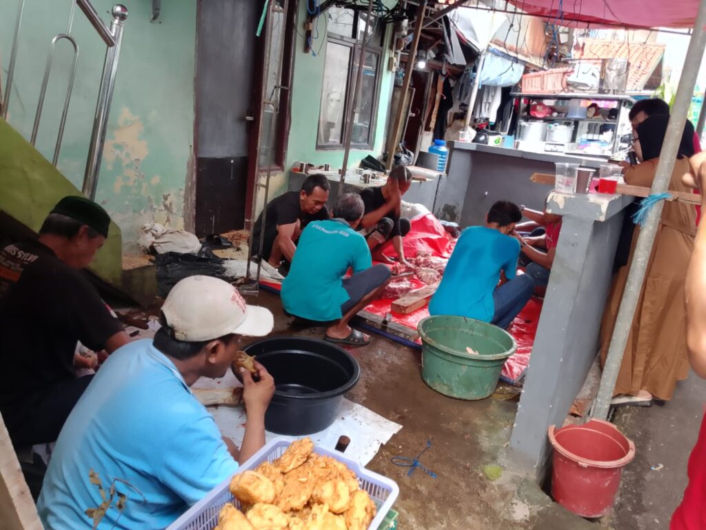 Pemotongan Hewan Qurban Yayasan Insan Kamil Maulana
