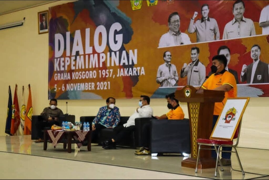 Nur Hadian Scah Ketika Dialog Kepemimpinan Di Kampus Kosgoro Tahun 2021