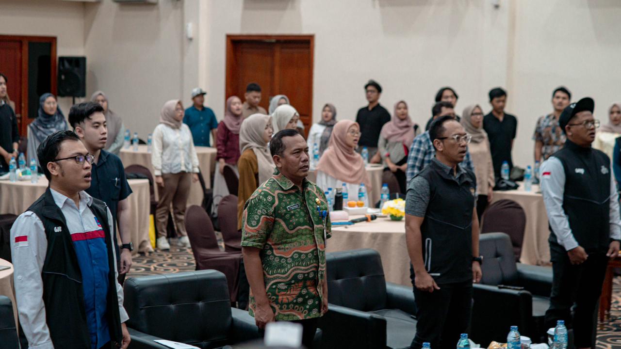 Kiri Pojok (Bapak Mochamad Nuruddin Selaku Ketua Umum FKP DKI Jakara) Kiri Tengah (Bapak Yunus Burhan, S.Sos, M.A.P. Selaku KABID Kepemudaan Dispora DKI Jakarta) Kanan Tengah (Bapak Bobi Feri Andriyanto Selaku Kasie Pemberdayaan Pemuda Dispora DKI Jakarta) Kanan Pojok (Bapak Rizki Agustian, S.I.Kom,CSEP,CKUKM Selaku Sekertaris Jendral FKP DKI Jakarta)