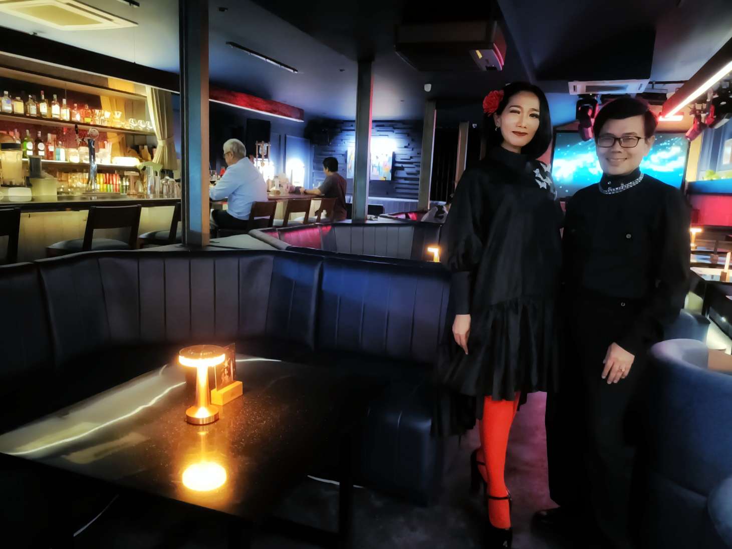 Dimas Mahendra Hadirkan Busana Elegan Bernuansa Lounge Jazz untuk Lili Amelia