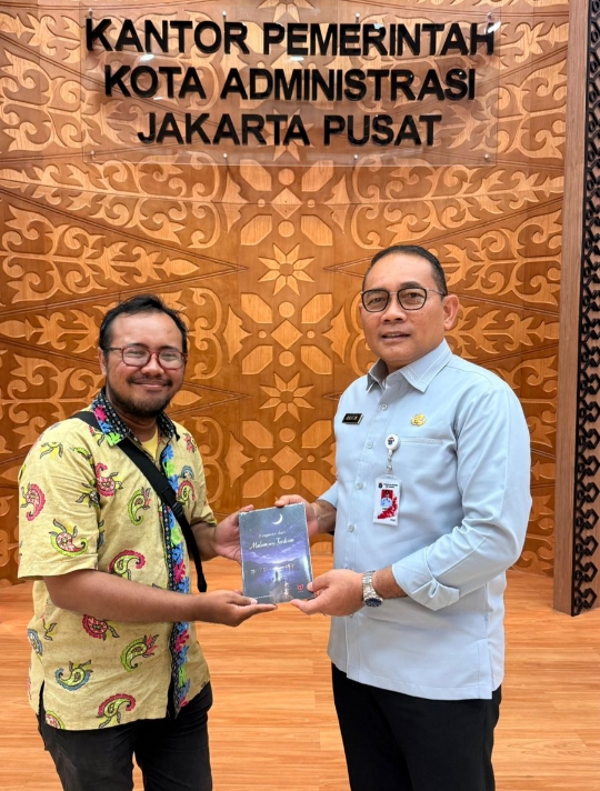 Langkah Nyata Literasi, Penulis Muda Serahkan Buku kepada Wali Kota Jakarta Pusat