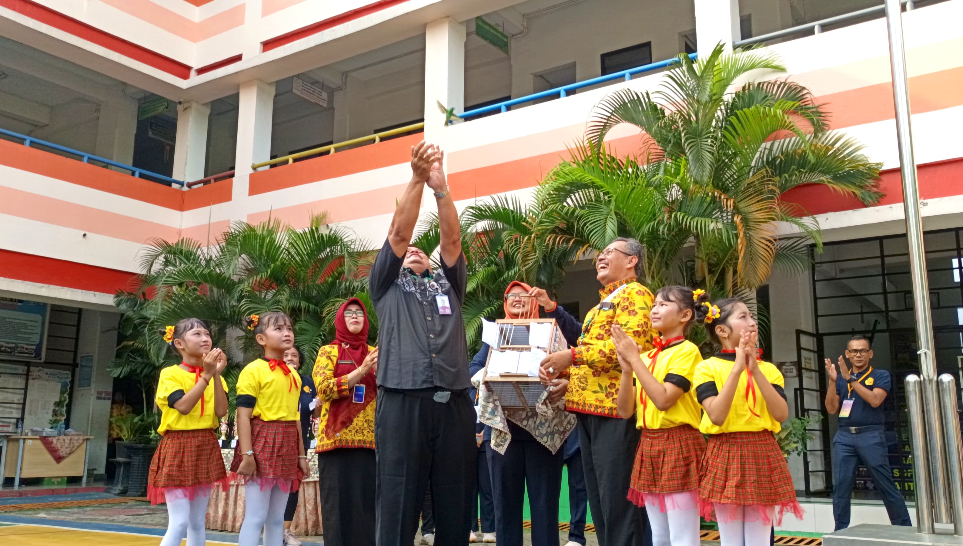 Siswi Kelas 3 SDN Sukabumi Selatan 07 Tembus KEF Competition 2026, Edwin Budiarso: Keberanian Anak Harus Didukung