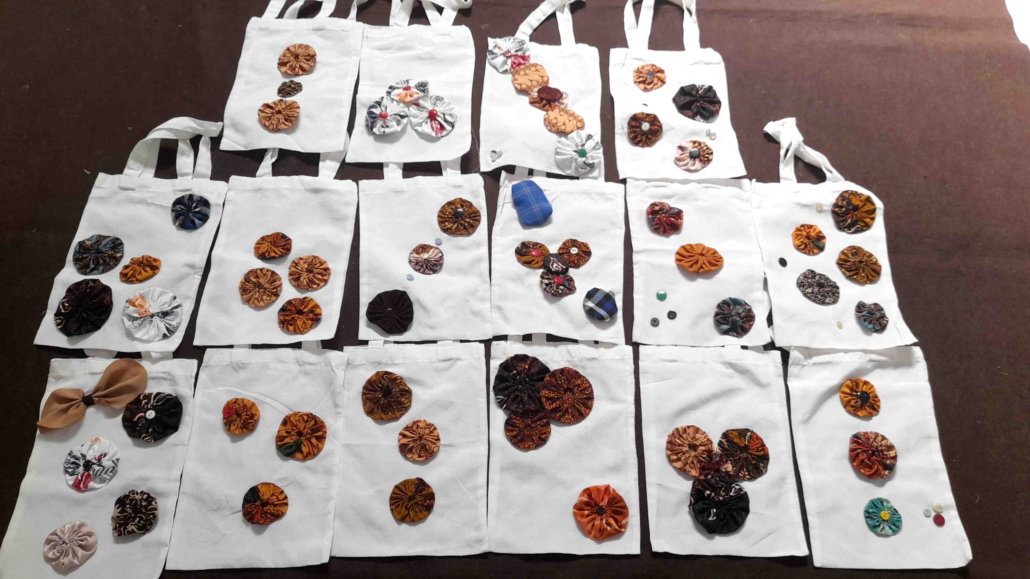 Hasil karya totebag peserta dan pemateri
