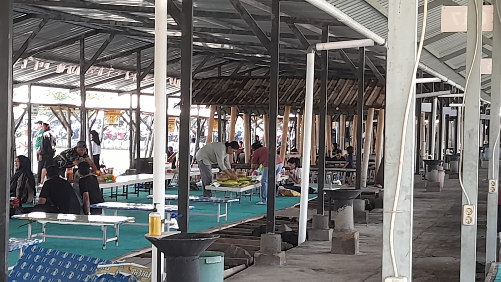 Tempat makan lesehan