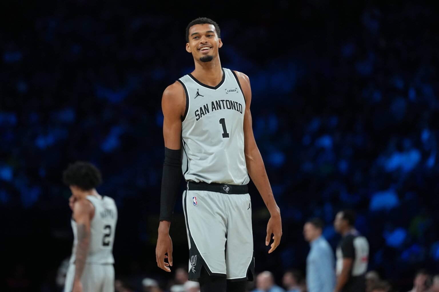 Sejarah Tercipta di Paycom Center: Wembanyama Menggila, Spurs Curi Gim 1 Lewat ‘Double OT’ Kontra Thunder