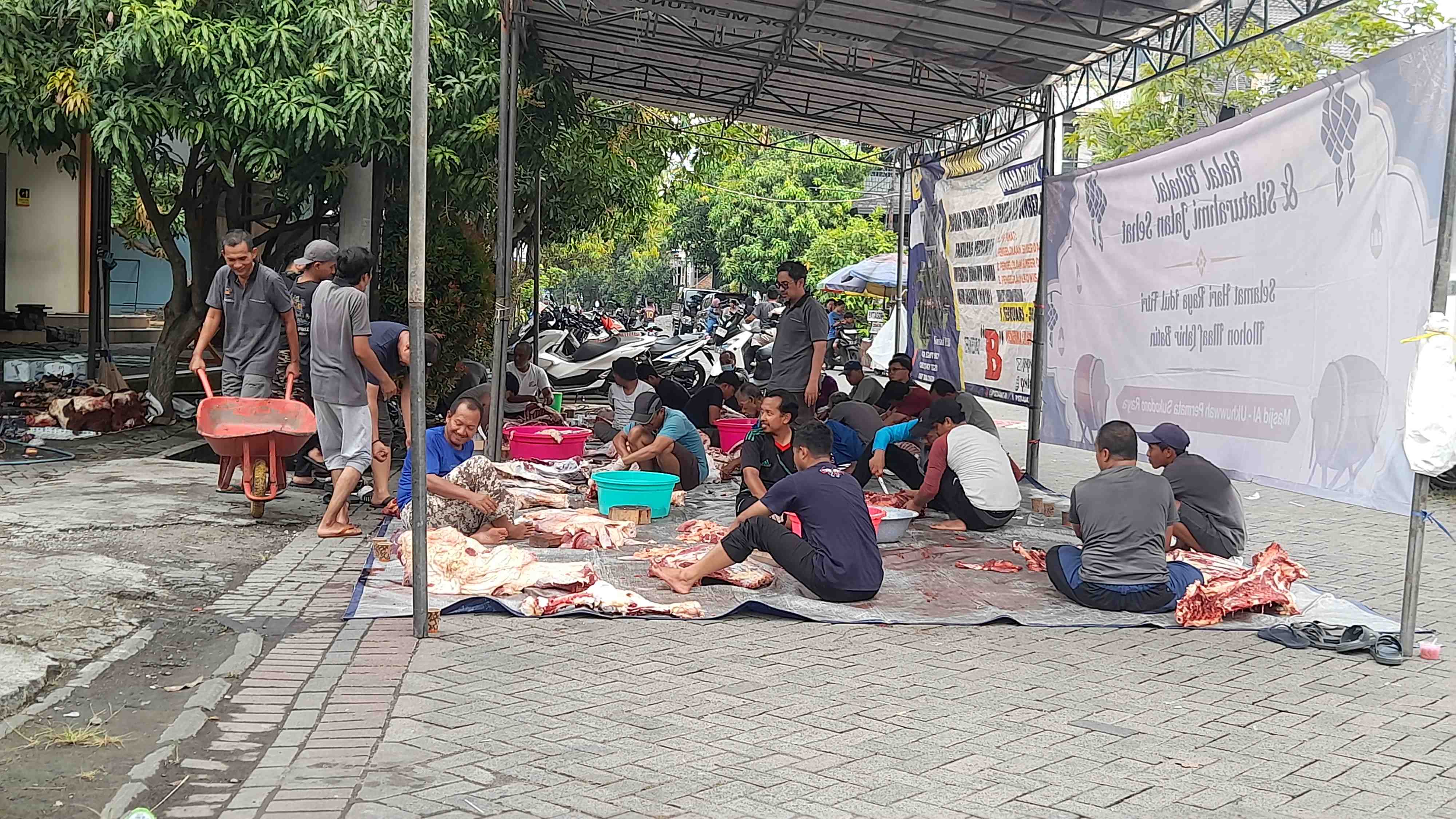 Perayaan Iduladha-Berbagi Hewan Kurban di Masjid Al-Ukhuwah