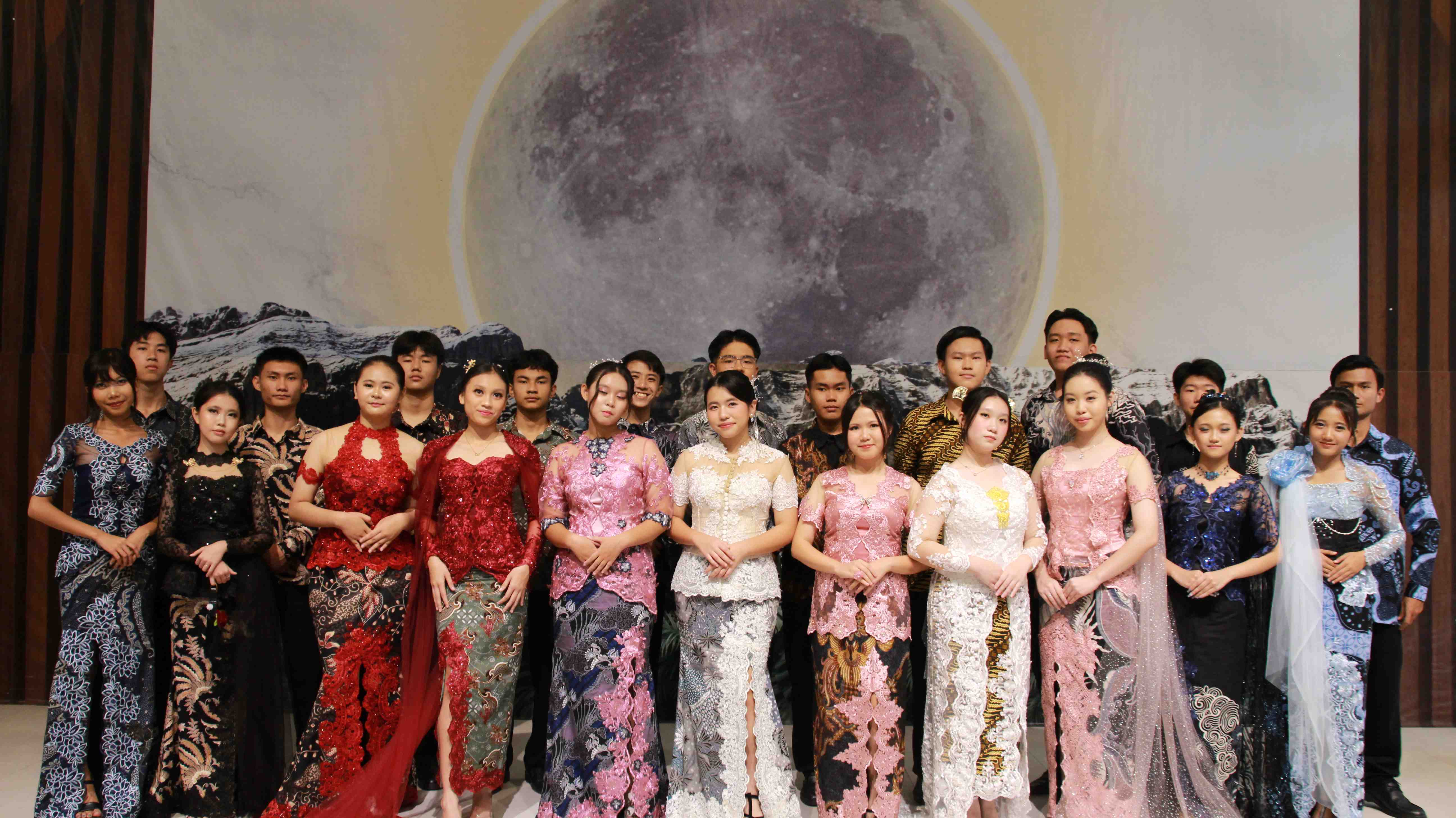 Koleksi kebaya set yang disewakan